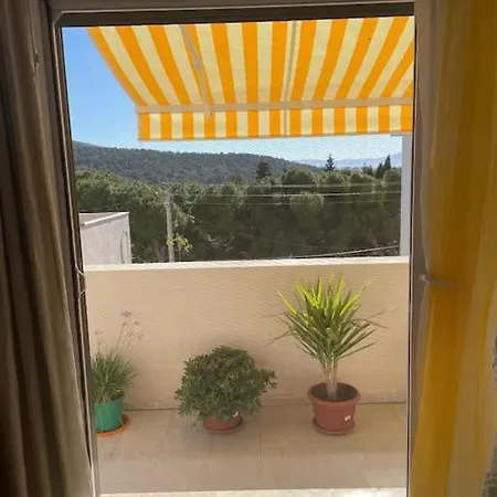 Evalacati - Stylish Flat Yellow Cesme