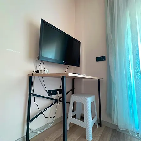 Evalacati - Stylish Flat Yellow Apartment *