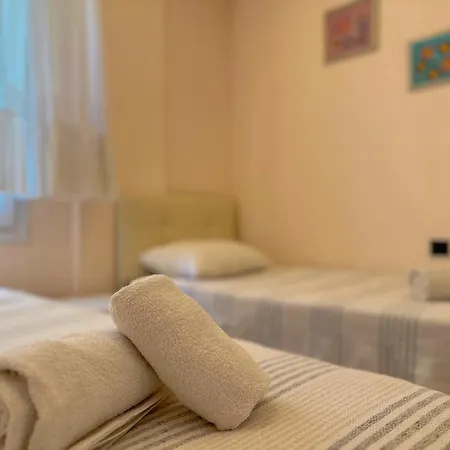 Apartment Evalacati - Stylish Flat Yellow *