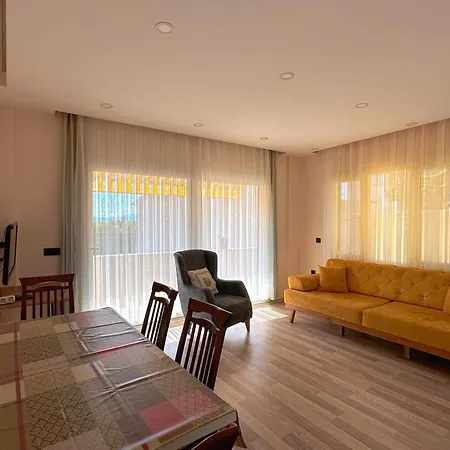 Evalacati - Stylish Flat Yellow Apartment Cesme