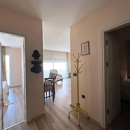 Apartment Evalacati - Stylish Flat Yellow Cesme