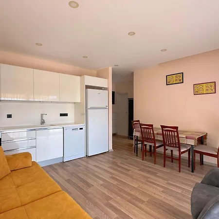 Evalacati - Stylish Flat Yellow Apartment